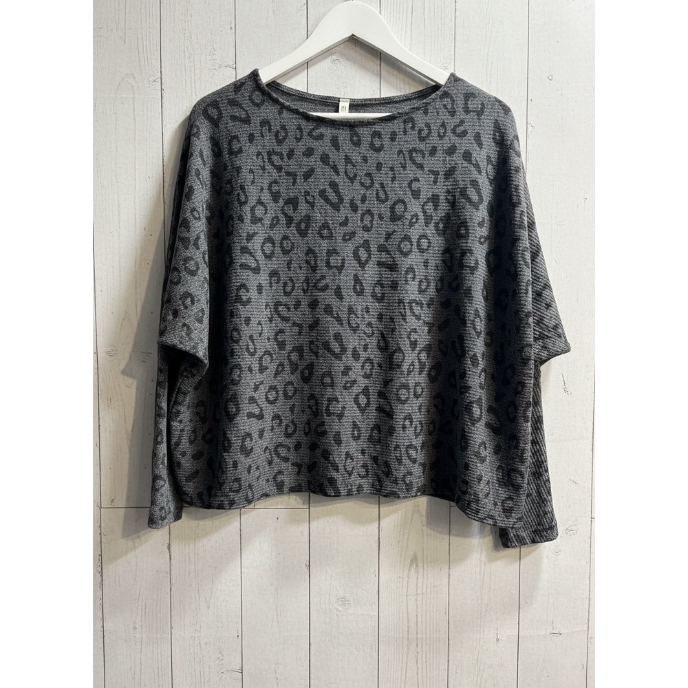 NEW MTS Womens S Gray Leopard Print Ribbed Knit Oversized Top Made‎ in USA